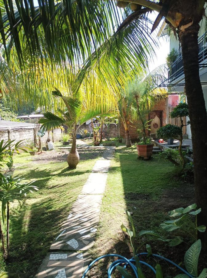 Merendeng Hostel Kuta Kuta  外观 照片
